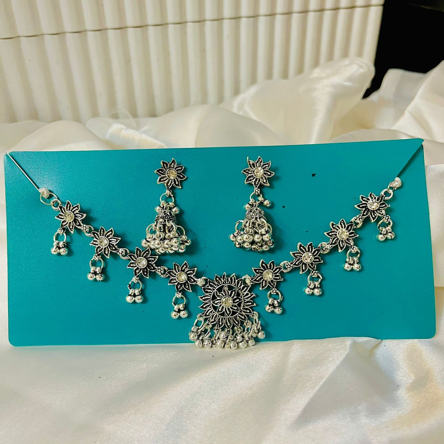 Suraya Jewellery Set