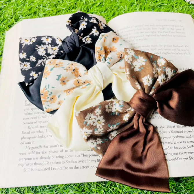 Yumi Bow Clip - Image 3