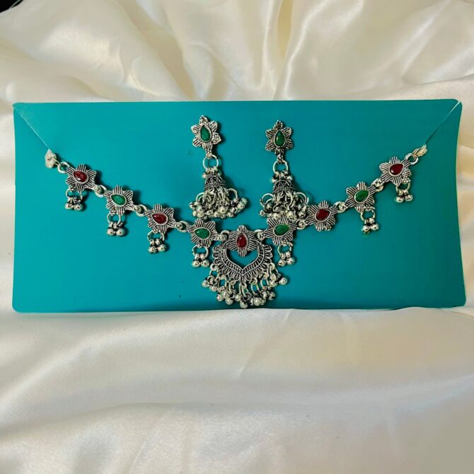 Red & Green Stone Jewellery Set - Image 2